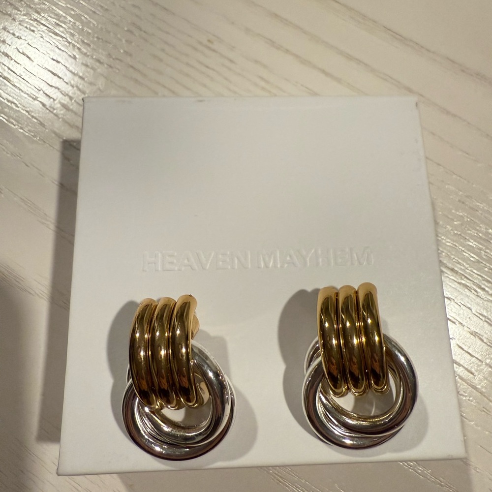 Heaven mayhem mini know earrings